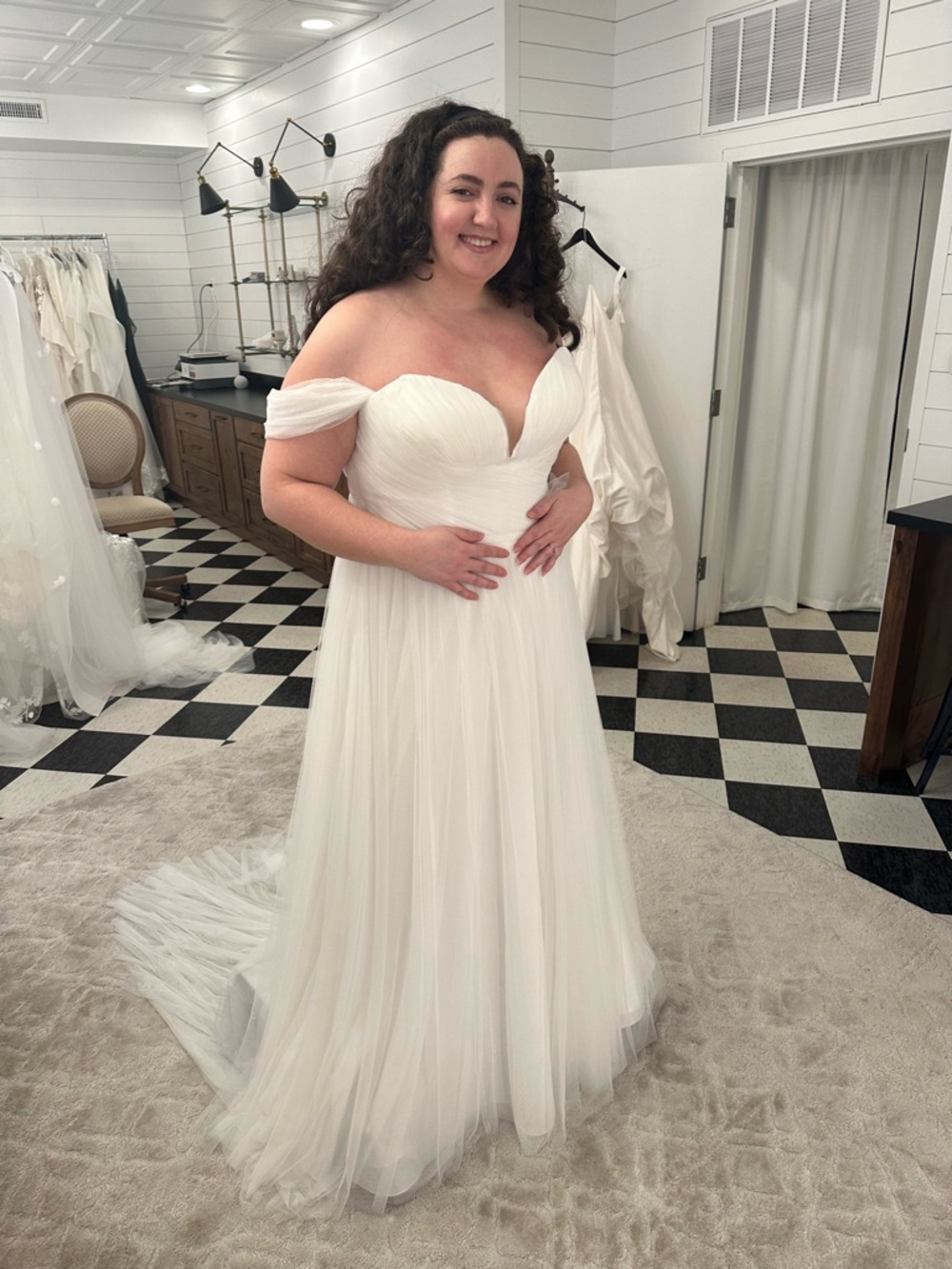 Elise English Net A-line tulle wedding gown
